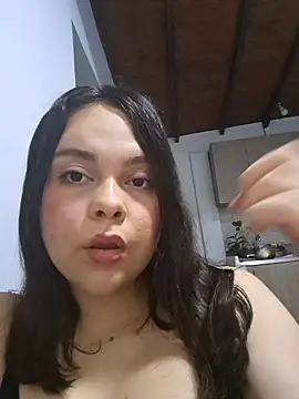 Snapshot of AllyTell chatting on October 31, 4:46 am AllyTell online show from October 31, 4:46 am