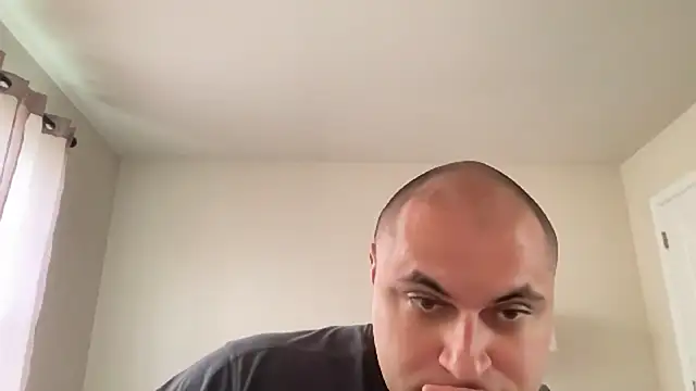 Snapshot of SluggishChase99 chatting on October 29, 7:15 pm SluggishChase99 online show from October 29, 7:15 pm