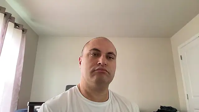 SluggishChase99 online show from May 8, 2:33 pm