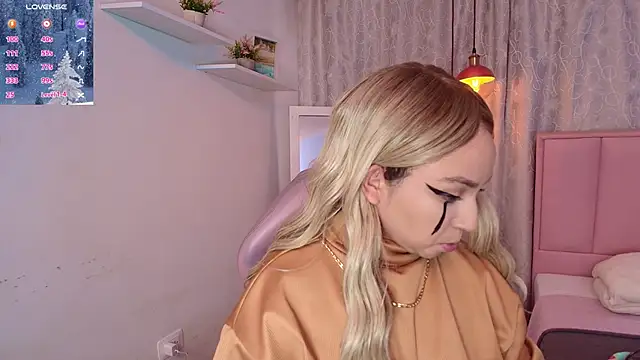 bella-green online show from December 6, 7:23 pm