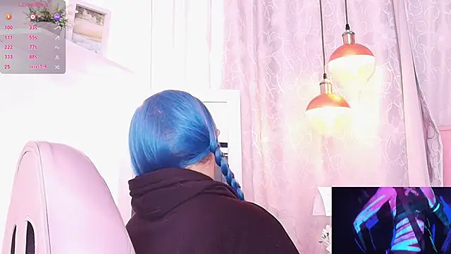 bella-green online show from March 15, 7:05 pm