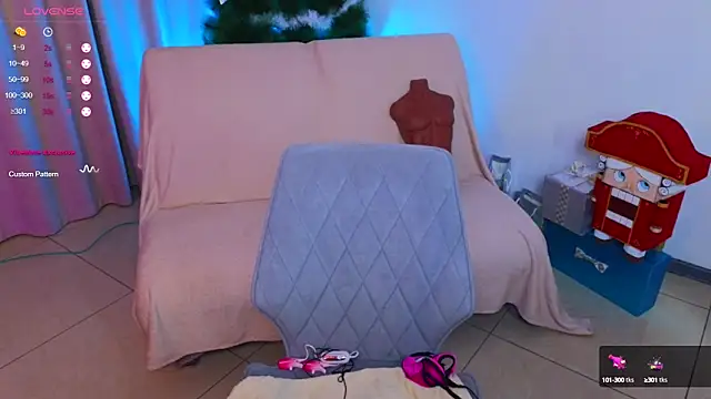 Hayle Hill online show from December 18, 8:09 am