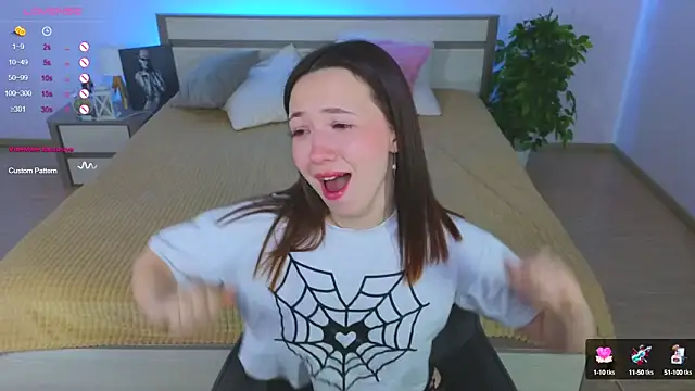 Hayle Hill online show from January 15, 5:19 am