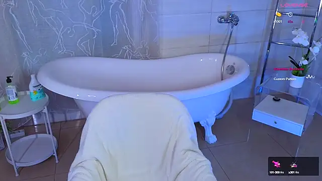 Hayle Hill online show from February 9, 3:43 am