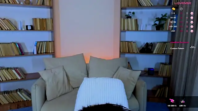 Hayle Hill online show from March 2, 2:19 am