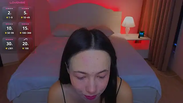 Hayle Hill online show from December 1, 2:38 am