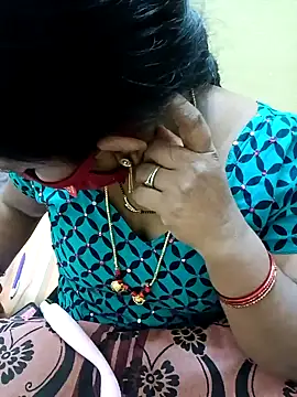 Snapshot of Indian-sweety chatting on February 15, 2:33 pm Indian-sweety online show from February 15, 2:33 pm