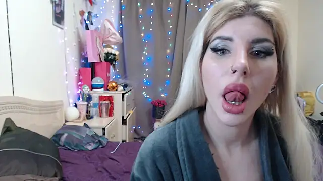 BLACKPeonyy online show from October 31, 4:30 pm