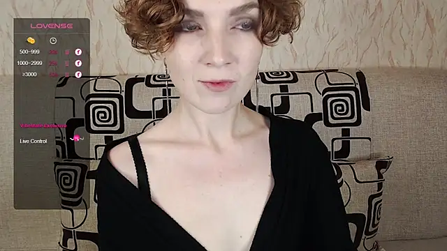 Snapshot of TinaWince chatting on October 5, 4:33 am TinaWince online show from October 5, 4:33 am