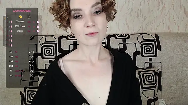 Snapshot of TinaWince chatting on October 12, 4:44 am TinaWince online show from October 12, 4:44 am