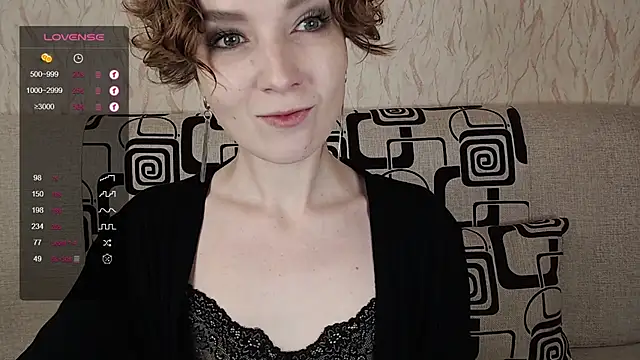 Snapshot of TinaWince chatting on October 18, 4:04 am TinaWince online show from October 18, 4:04 am