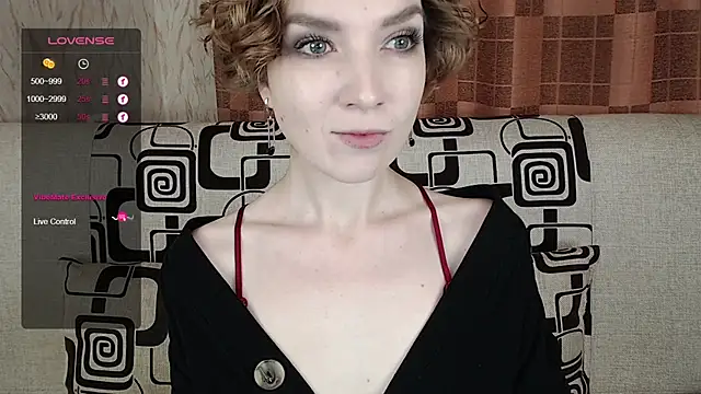 Snapshot of TinaWince chatting on October 31, 4:24 am TinaWince online show from October 31, 4:24 am