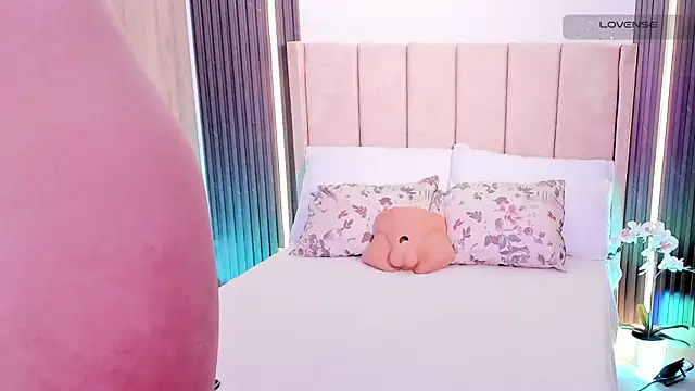  alaiasmile  online show from July 7, 1:37 pm