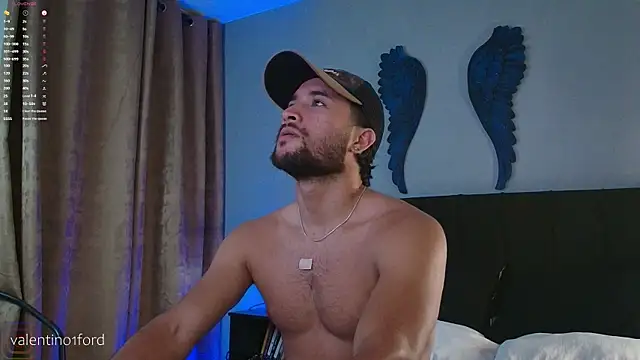 Snapshot of Valentinoford chatting on April 7, 11:59 pm Valentinoford online show from April 7, 11:59 pm