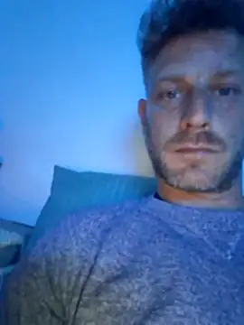 Snapshot of Jonjon3669 chatting on April 4, 9:56 pm Jonjon3669 online show from April 4, 9:56 pm