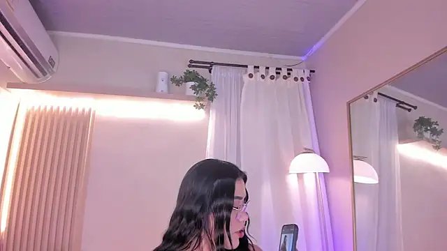 mara brooks online show from January 7, 10:01 pm