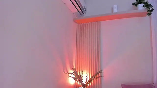 Snapshot of mara_brooks chatting on February 12, 8:37 pm mara brooks online show from February 12, 8:37 pm