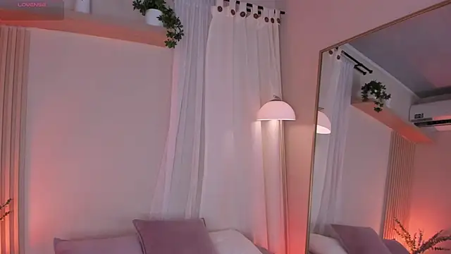 Snapshot of mara_brooks chatting on March 24, 11:54 pm mara brooks online show from March 24, 11:54 pm