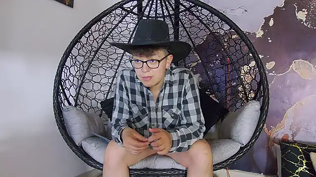 alex noa online show from October 9, 7:34 pm