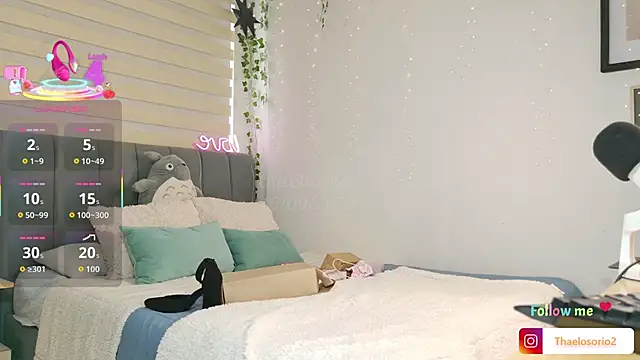  thaeltaylor online show from September 26, 5:39 pm