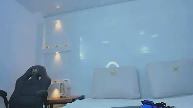 Snapshot of Dalia-Prada chatting on March 23, 3:54 am Dalia-Prada online show from March 23, 3:54 am