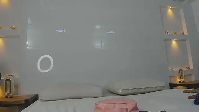 Snapshot of Dalia-Prada chatting on March 25, 3:45 am Dalia-Prada online show from March 25, 3:45 am