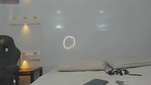 Snapshot of Dalia-Prada chatting on April 6, 5:30 am Dalia-Prada online show from April 6, 5:30 am