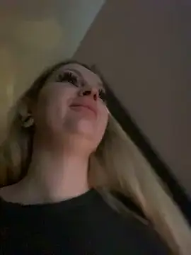 Teya moon  online show from December 7, 7:49 am