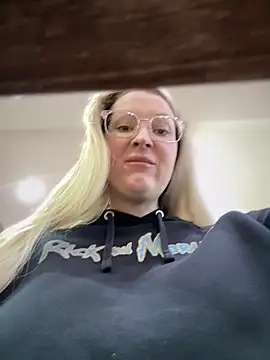 Teya moon  online show from January 10, 11:00 am