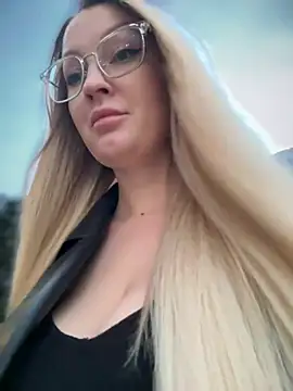 Teya moon  online show from February 15, 2:55 pm