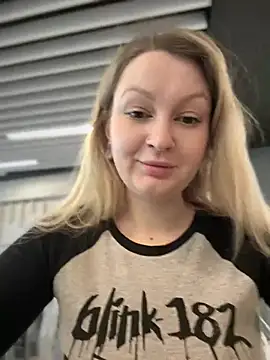 Teya moon  online show from March 3, 11:44 am