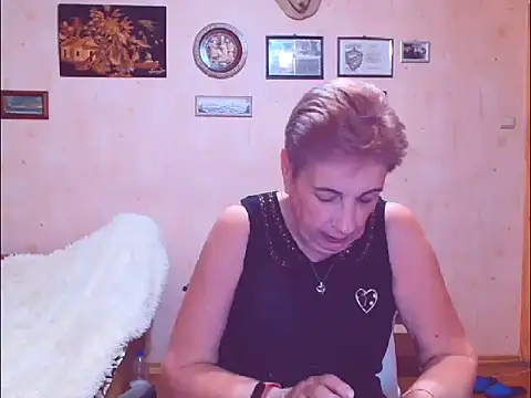 Victoria5643 online show from April 1, 6:27 pm