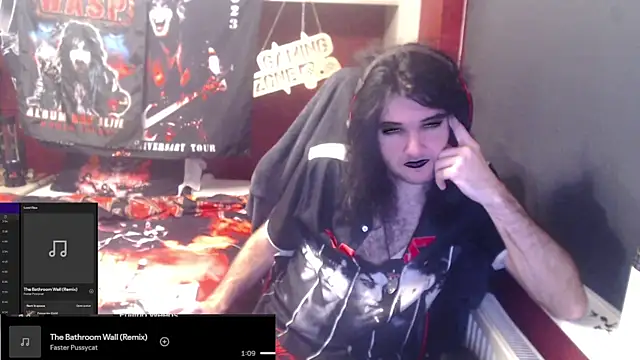 Rocker Assassin66630 online show from December 16, 7:08 pm