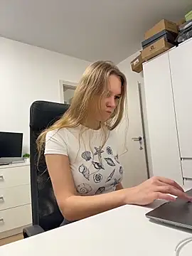 Ketitull online show from April 1, 1:41 pm