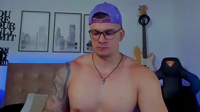 Snapshot of seancarreraa chatting on September 17, 3:30 am seancarreraa online show from September 17, 3:30 am