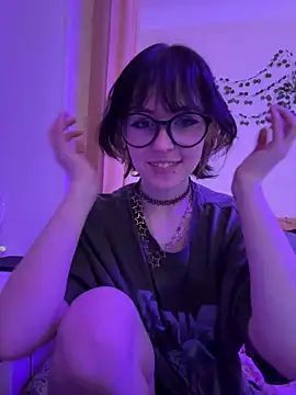 Snapshot of lily_noris chatting on December 1, 4:12 pm lily noris online show from December 1, 4:12 pm