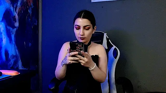 sophy rock online show from February 11, 7:48 pm