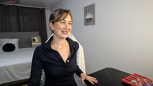 Vanessa Nowak online show from May 3, 4:24 pm
