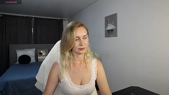 Snapshot of Vanessa_Nowak chatting on June 30, 5:25 pm Vanessa Nowak online show from June 30, 5:25 pm