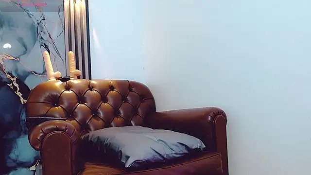 khiara moretti online show from October 21, 11:11 am