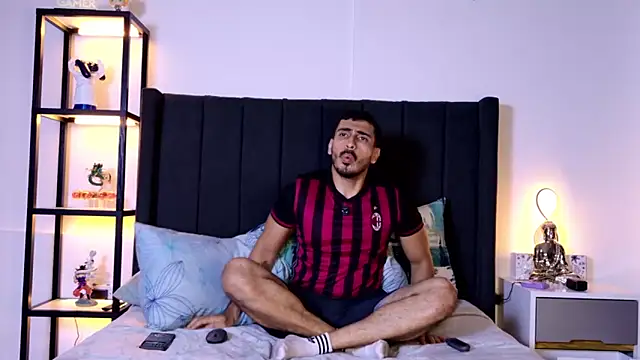 Snapshot of muscle_ares chatting on January 5, 11:08 pm muscle ares online show from January 5, 11:08 pm