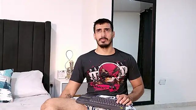 Snapshot of muscle_ares chatting on January 11, 11:21 pm muscle ares online show from January 11, 11:21 pm