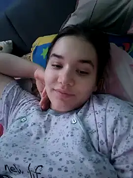 Snapshot of LunaGrey21 chatting on January 8, 3:17 pm LunaGrey21 online show from January 8, 3:17 pm