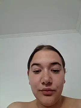Snapshot of LunaGrey21 chatting on October 11, 2:26 pm LunaGrey21 online show from October 11, 2:26 pm
