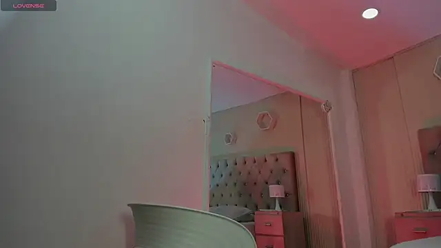 Agathaargent  online show from November 26, 4:24 am