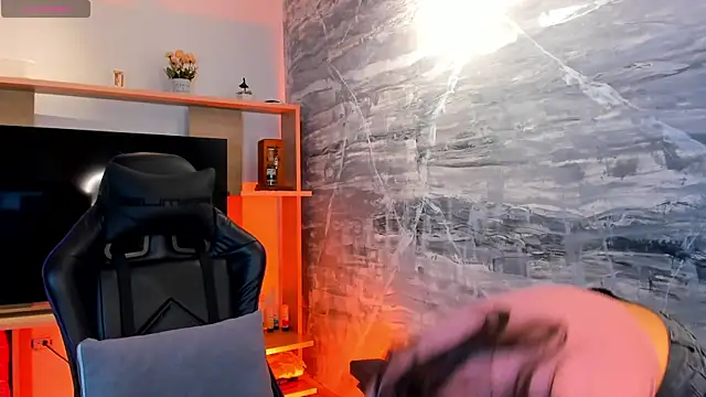 Agathaargent  online show from March 31, 9:04 pm