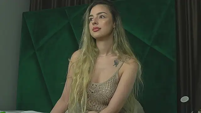 ScarletColes online show from October 20, 11:05 pm