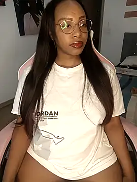 Snapshot of kitty__blackgl chatting on February 22, 10:40 am kitty blackgl online show from February 22, 10:40 am