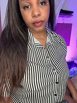 Snapshot of kitty__blackgl chatting on April 6, 11:11 am kitty blackgl online show from April 6, 11:11 am