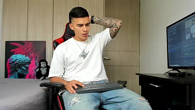 Snapshot of jacob_firexx chatting on September 27, 4:01 pm jacob firexx online show from September 27, 4:01 pm